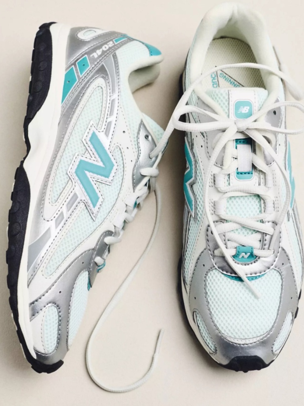 New Balance 204L
